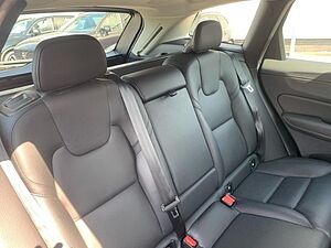 Volvo  B4 AWD Inscription Voll LED Abstandstempoma