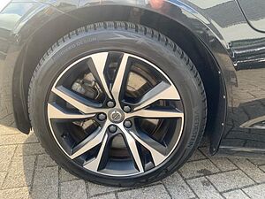 Volvo  T6 AWD R-Design el. Sitz Kamera Navi