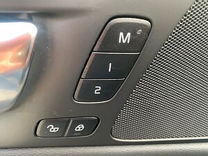 Volvo  T6 AWD R-Design el. Sitz Kamera Navi