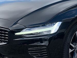 Volvo  T6 AWD R-Design el. Sitz Kamera Navi