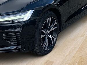 Volvo  T6 AWD R-Design el. Sitz Kamera Navi