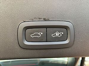 Volvo  Recharge Plug-In Hybrid 2WD Navi Tempomat S