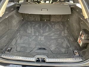 Volvo  D4 Momentum Voll LED Leder el. Sitz Navi Kam