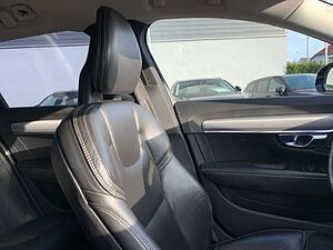 Volvo  D4 Momentum Voll LED Leder el. Sitz Navi Kam