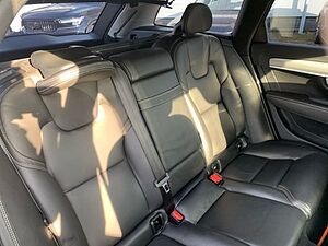 Volvo  D4 Momentum Voll LED Leder el. Sitz Navi Kam