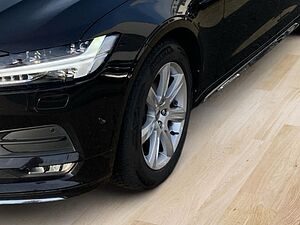Volvo  D4 Momentum Voll LED Leder el. Sitz Navi Kam