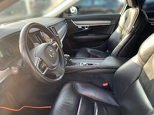 Volvo  D4 Momentum Voll LED Leder el. Sitz Navi Kam