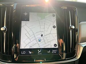 Volvo  D4 Momentum Voll LED Leder el. Sitz Navi Kam