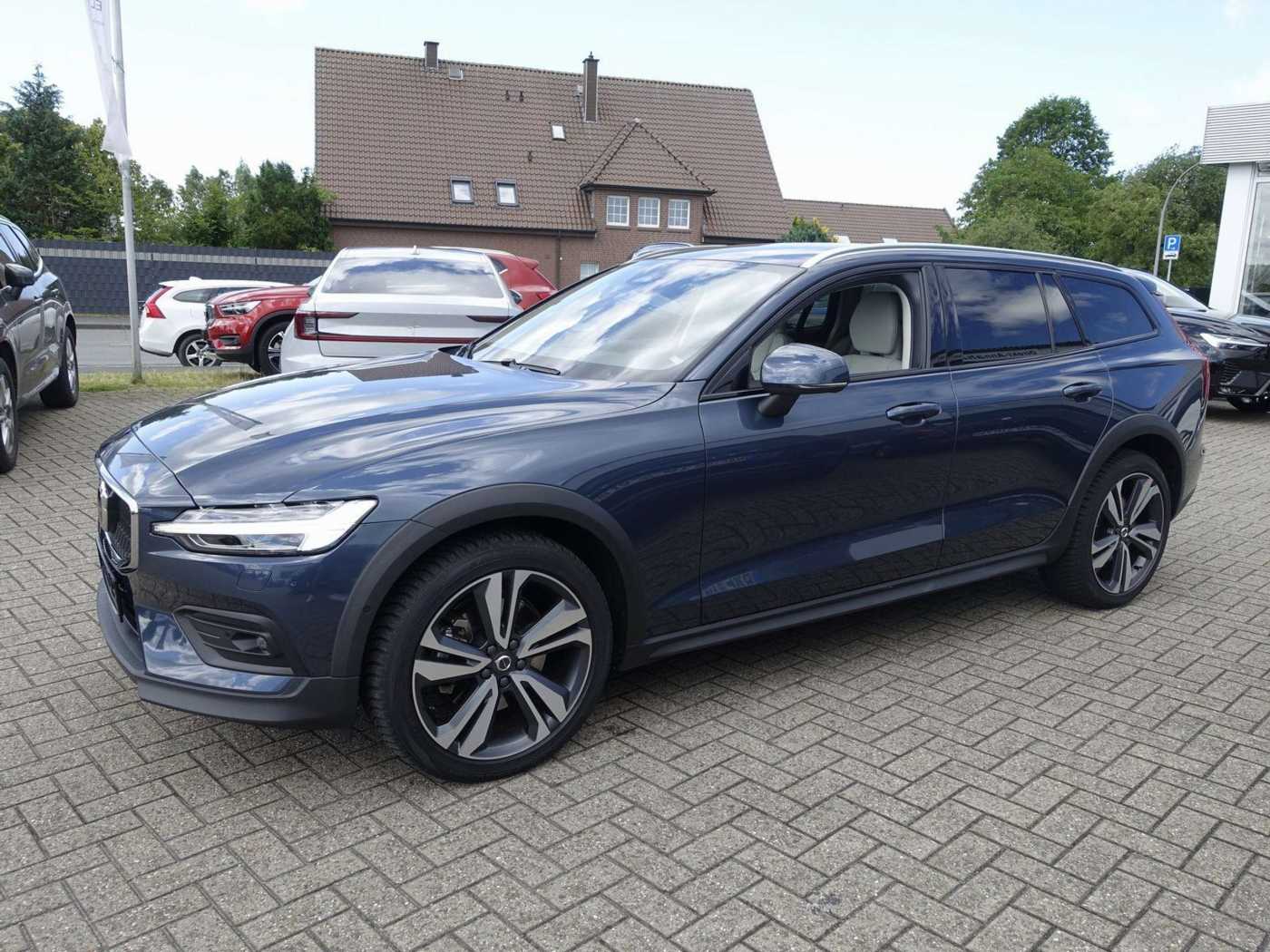 Volvo  V60 B4 Diesel Cross Country Plus/Kamera/AHK/H&K