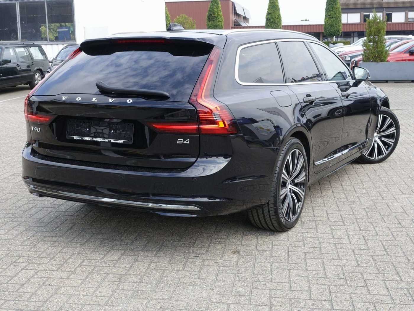 Volvo  Ultimate B4 Mild-Hybrid Bright/HeadUp /Pano.