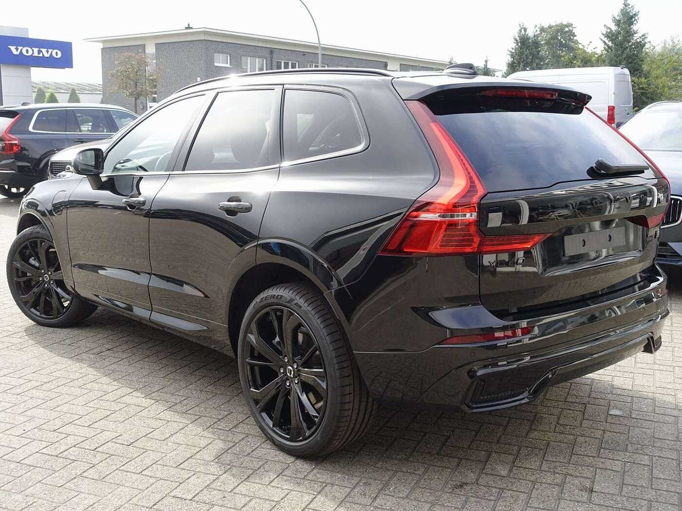 Volvo  T6 AWD Recharge Black Edition Plus/Pano/360