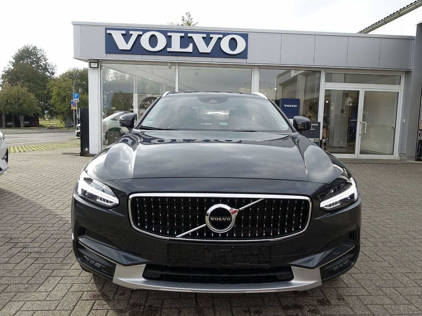 Volvo  Pro AWD/ Pilot-Assist/AHK