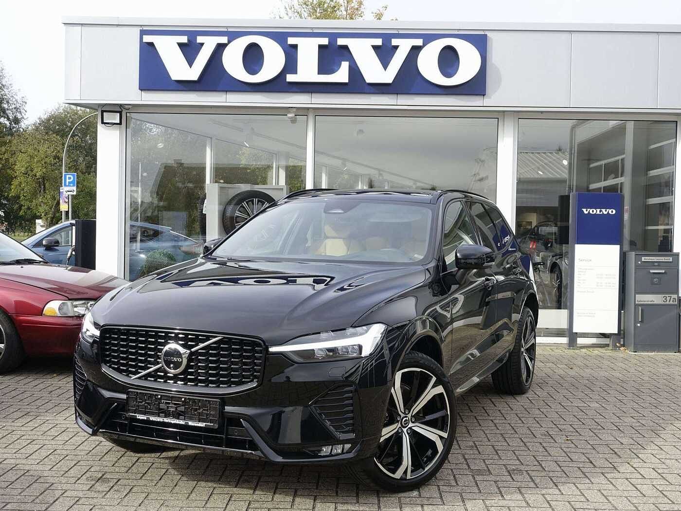 Volvo  Plus B4 Dark/Pano/H&K/FourC/AHK/StndHz