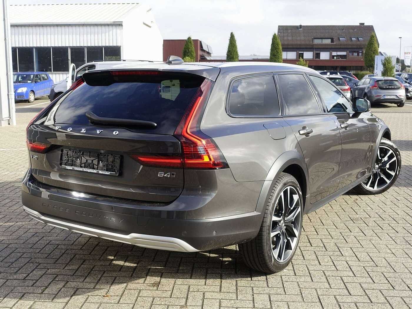 Volvo  Plus B4 AWD/360°/Standhz. /Pano