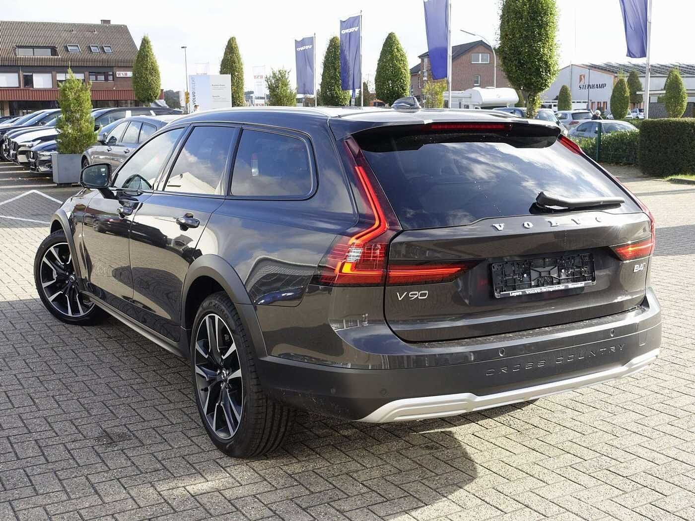 Volvo  Plus B4 AWD/360°/Standhz. /Pano