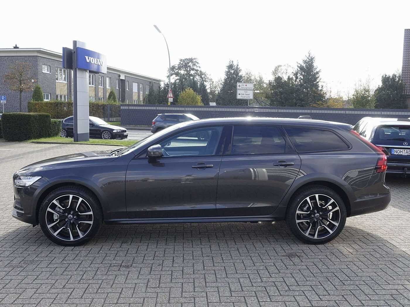 Volvo  Plus B4 AWD/360°/Standhz. /Pano