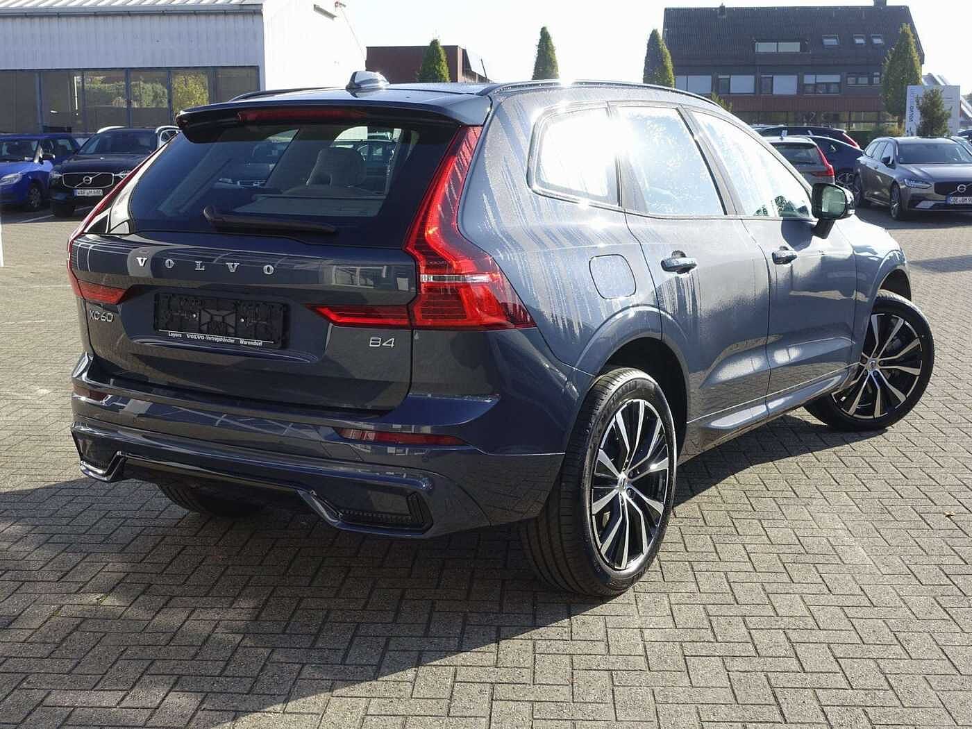 Volvo  Plus Dark B4 Benzin/Standhz. /Panorama/H&K