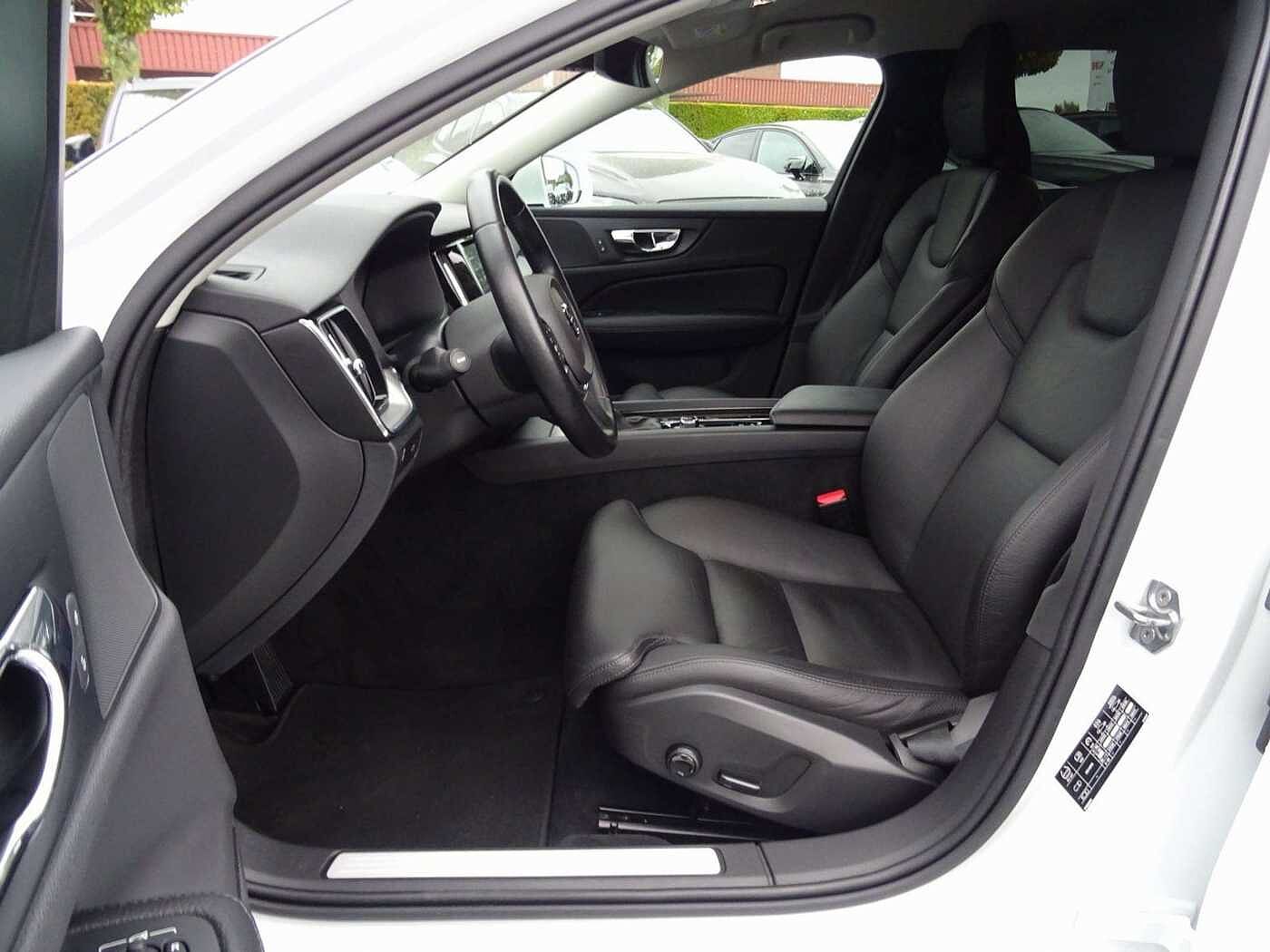 Volvo  D4 Inscription/Pilot/Sitzhz. /Voll-LED/Parka.