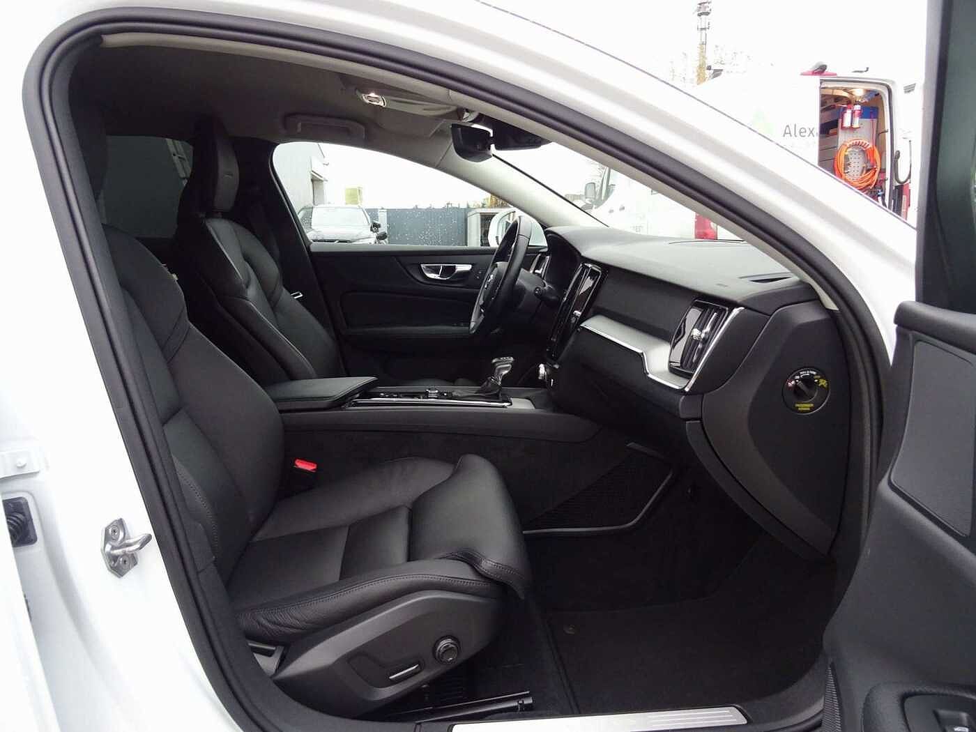 Volvo  D4 Inscription/Pilot/Sitzhz. /Voll-LED/Parka.