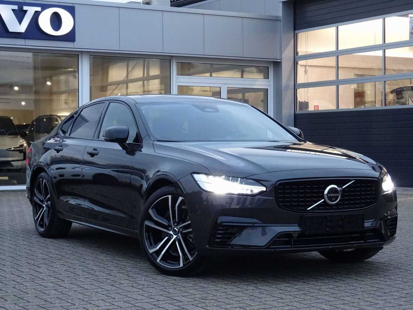 Volvo  Recharge Ultimate T8 AWD Plug-in Hybrd/H&K