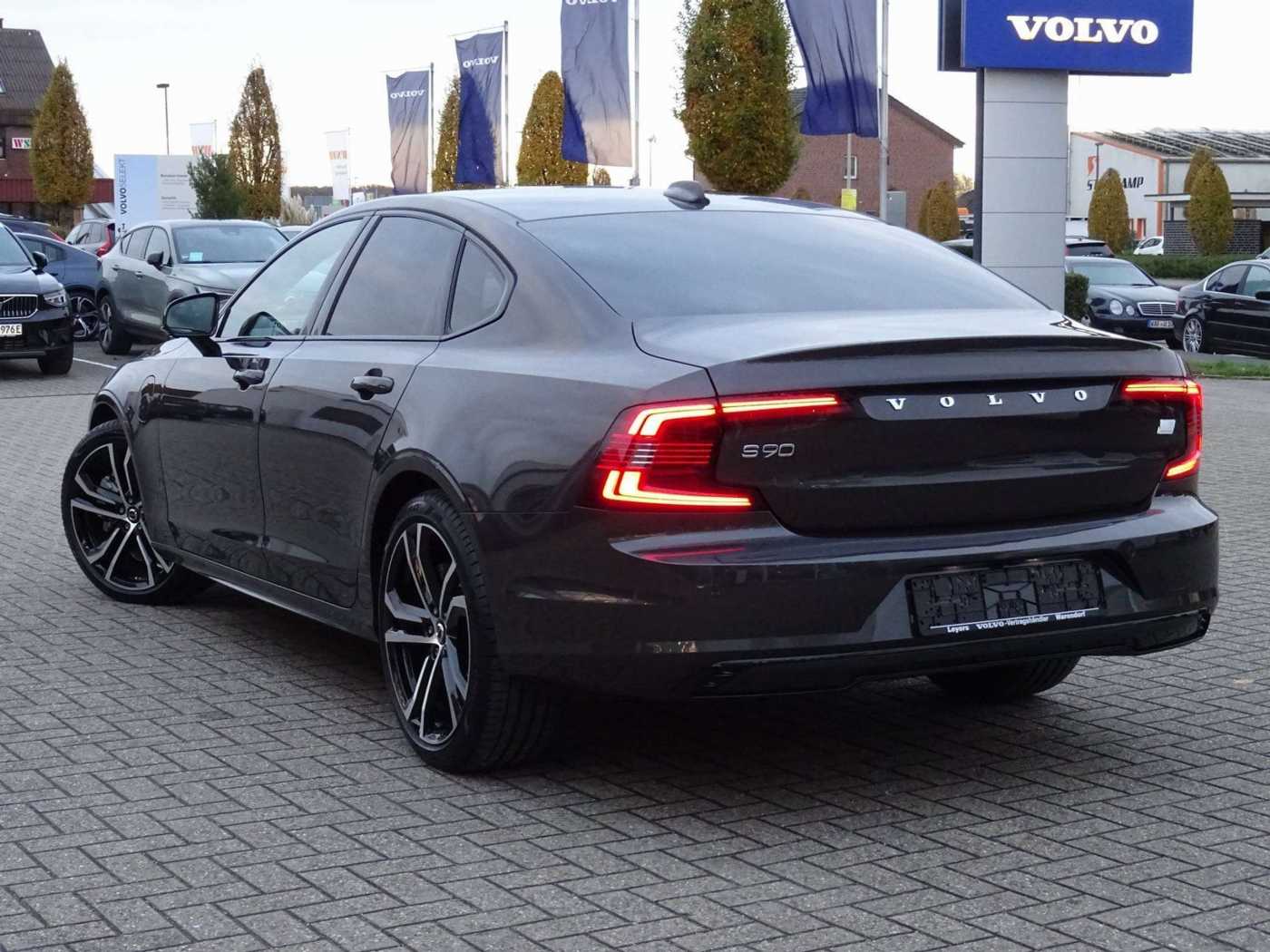 Volvo  Recharge Ultimate T8 AWD Plug-in Hybrd/H&K