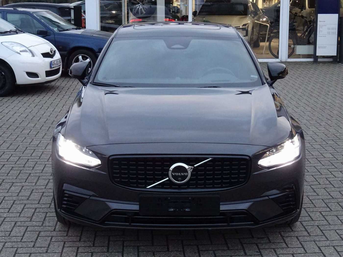 Volvo  Recharge Ultimate T8 AWD Plug-in Hybrd/H&K