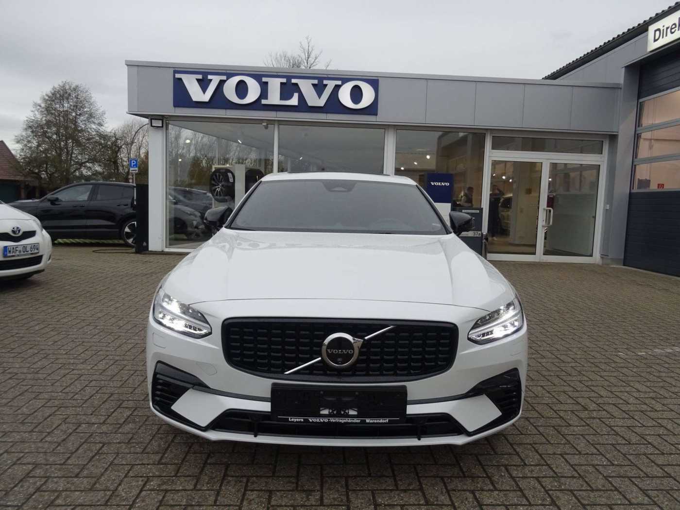 Volvo  T8 AWD Ultimate HUD/B&W/FOUR-C/360°KAM/BLIS