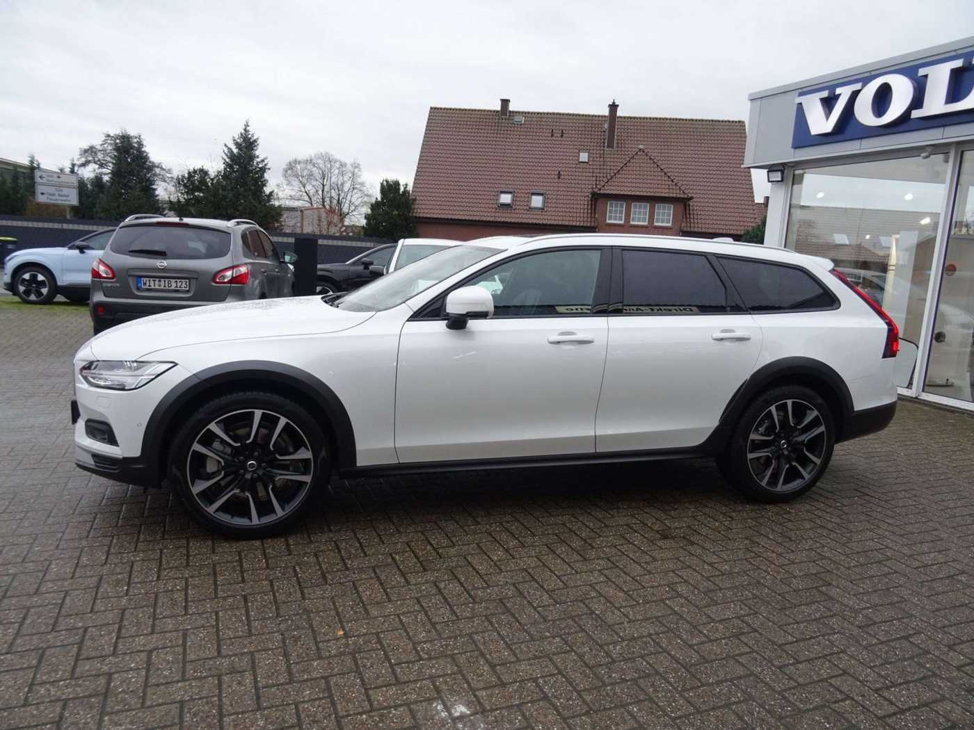 Volvo  Ultimate B5 AWD/B&W/360°/St. H