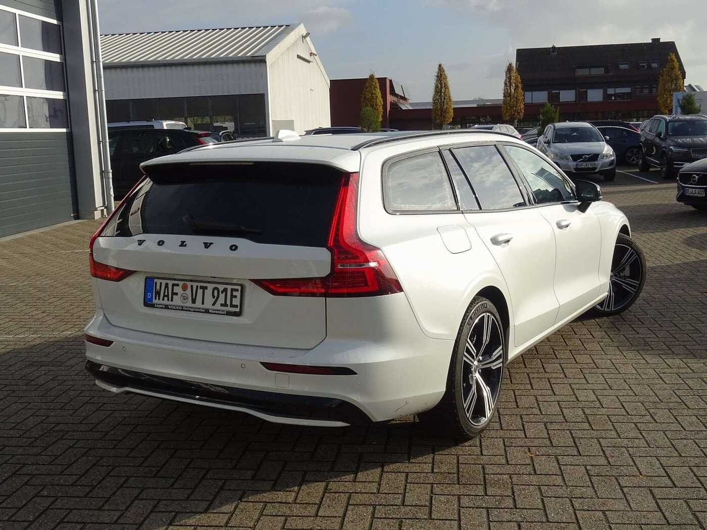 Volvo  T8 AWD Plug-in Hybrid/B&W/Lenkradhz. /HeadUp