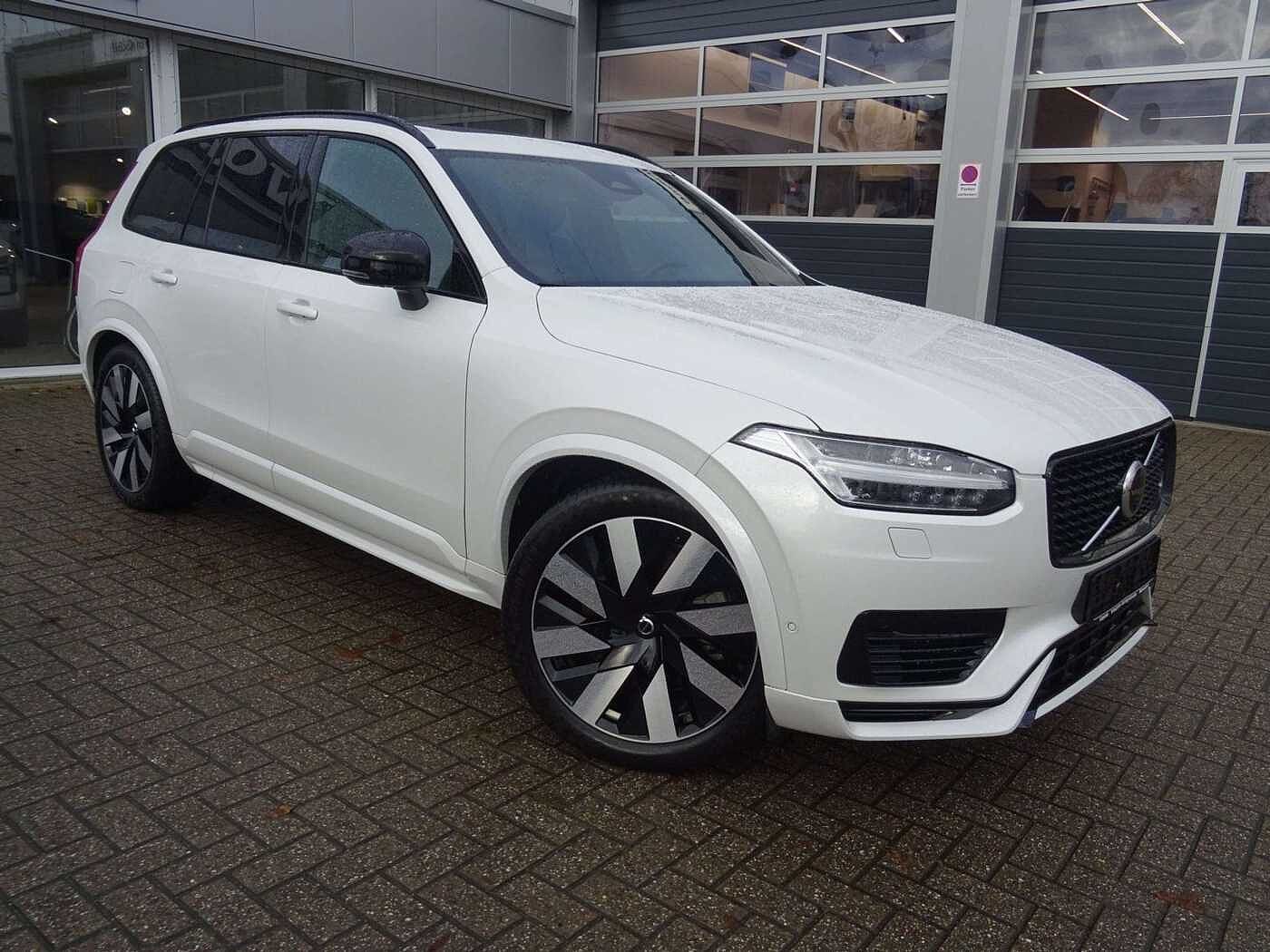 Volvo  Recharge Ultimate T8 AWD/FourC/360°/B&W/AHK