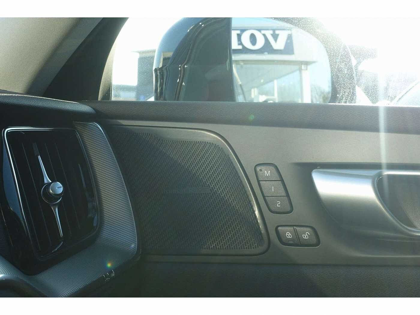 Volvo  Recharge Plus T6 AWD/Pano/Kamera/H&K/Memory