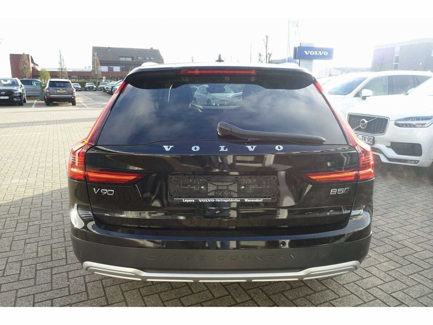 Volvo  V90 CrossCountry Ultimate B5 AWD/Massage/AHK/B&W