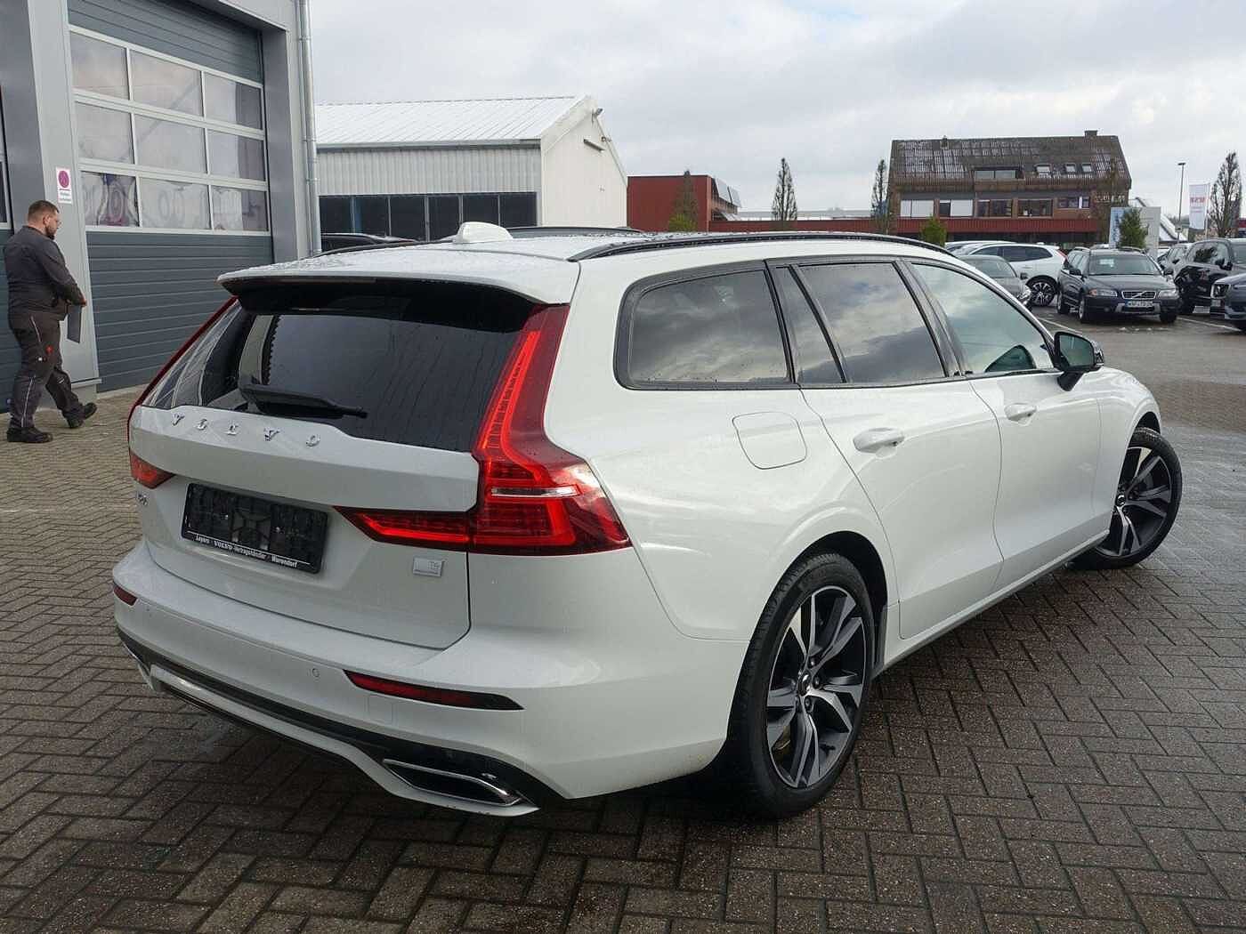 Volvo  T6 AWD Recharge R-Design/Pano/AHK/Kamera/H&K