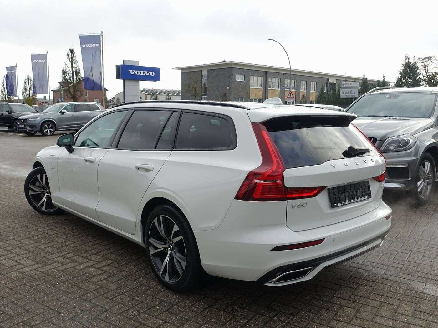 Volvo  T6 AWD Recharge R-Design/Pano/AHK/Kamera/H&K