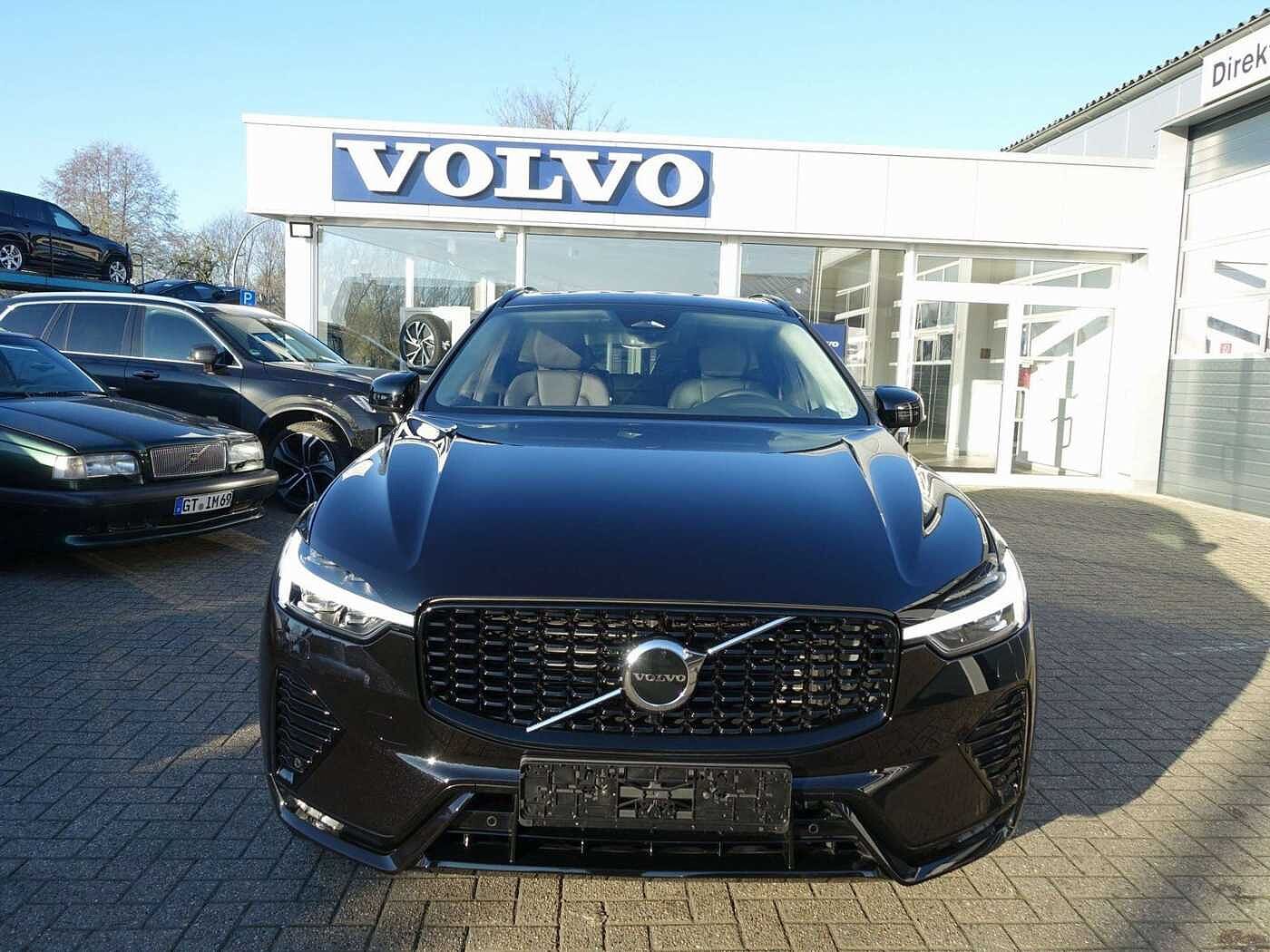 Volvo  Plus B4 AWD/Dark/Kamera/BLIS/H&K/StndHz