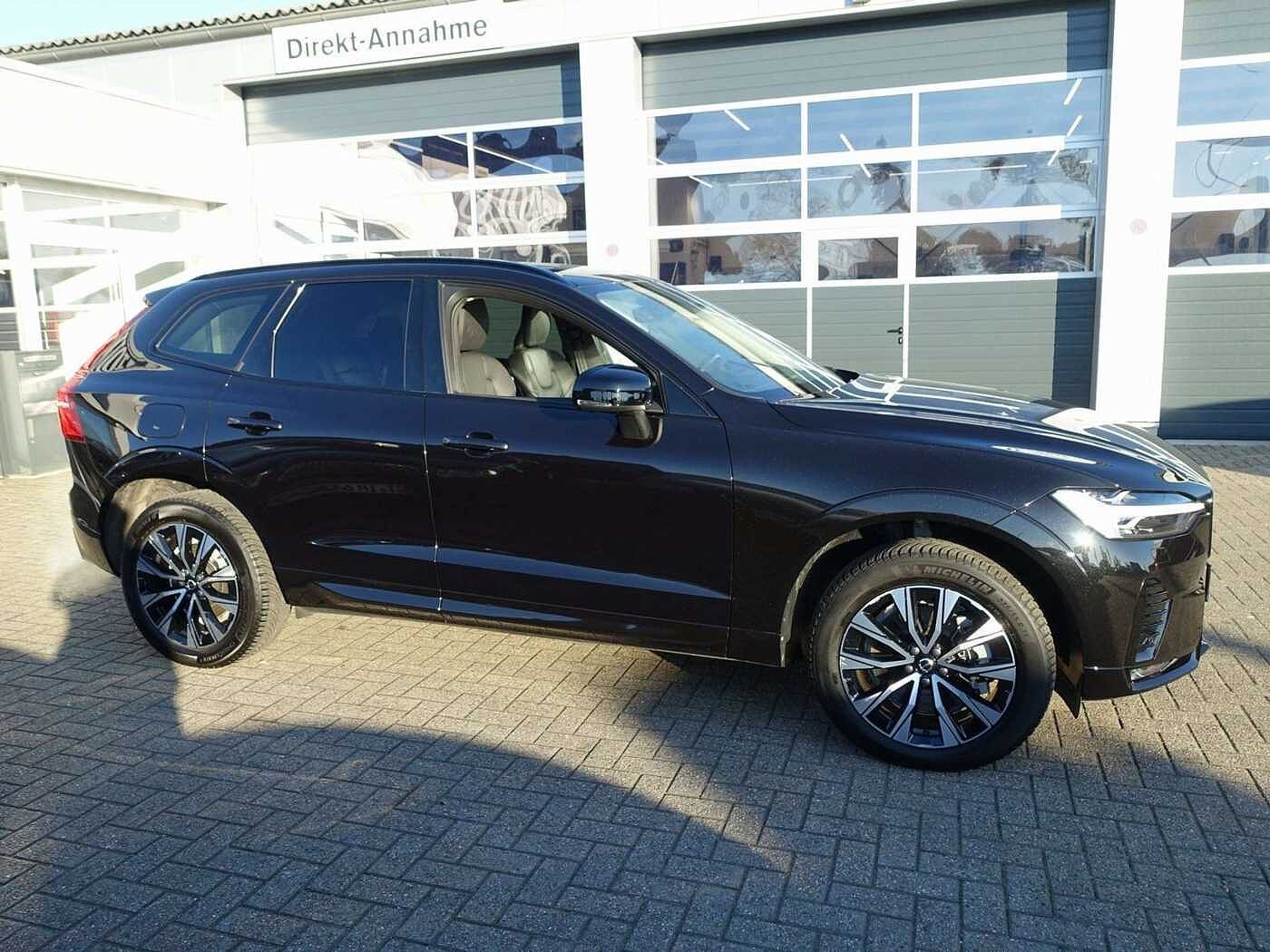 Volvo  Plus B4 AWD/Dark/Kamera/BLIS/H&K/StndHz