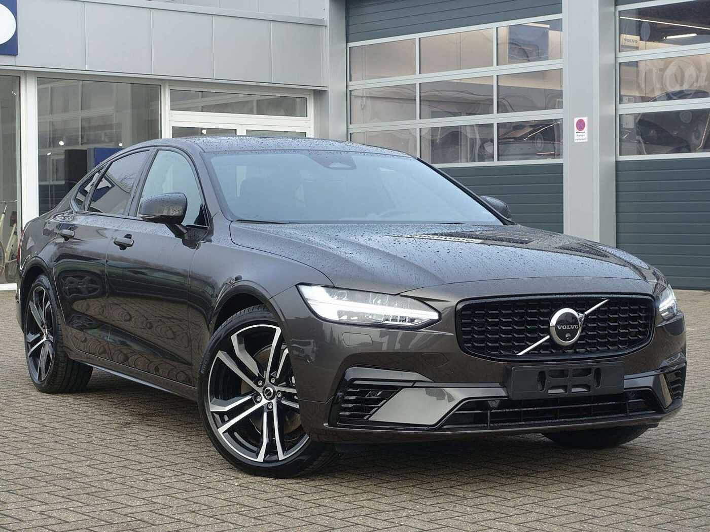 Volvo  Recharge Ultimate T8 AWD/B&W/HeadUP/360°