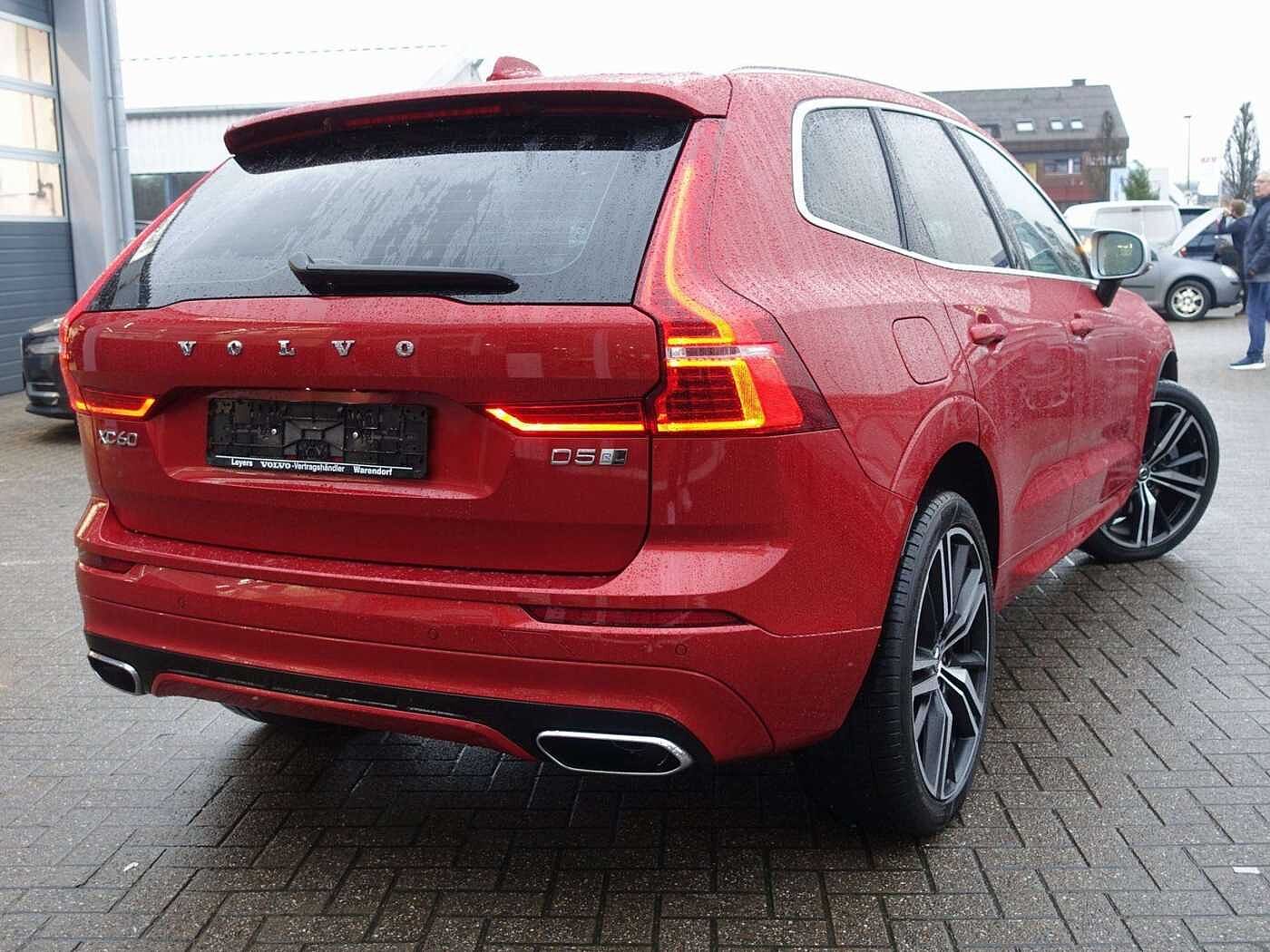 Volvo  D5 AWD R Design AHK/BLIS/HARMAN/KAMEARA