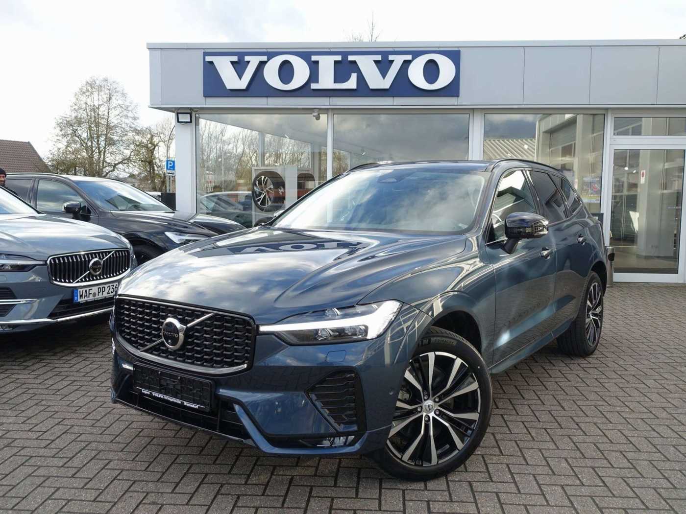 Volvo  Plus, B5 AWD Mild-Hybrid/Dark/Pano/BLIS