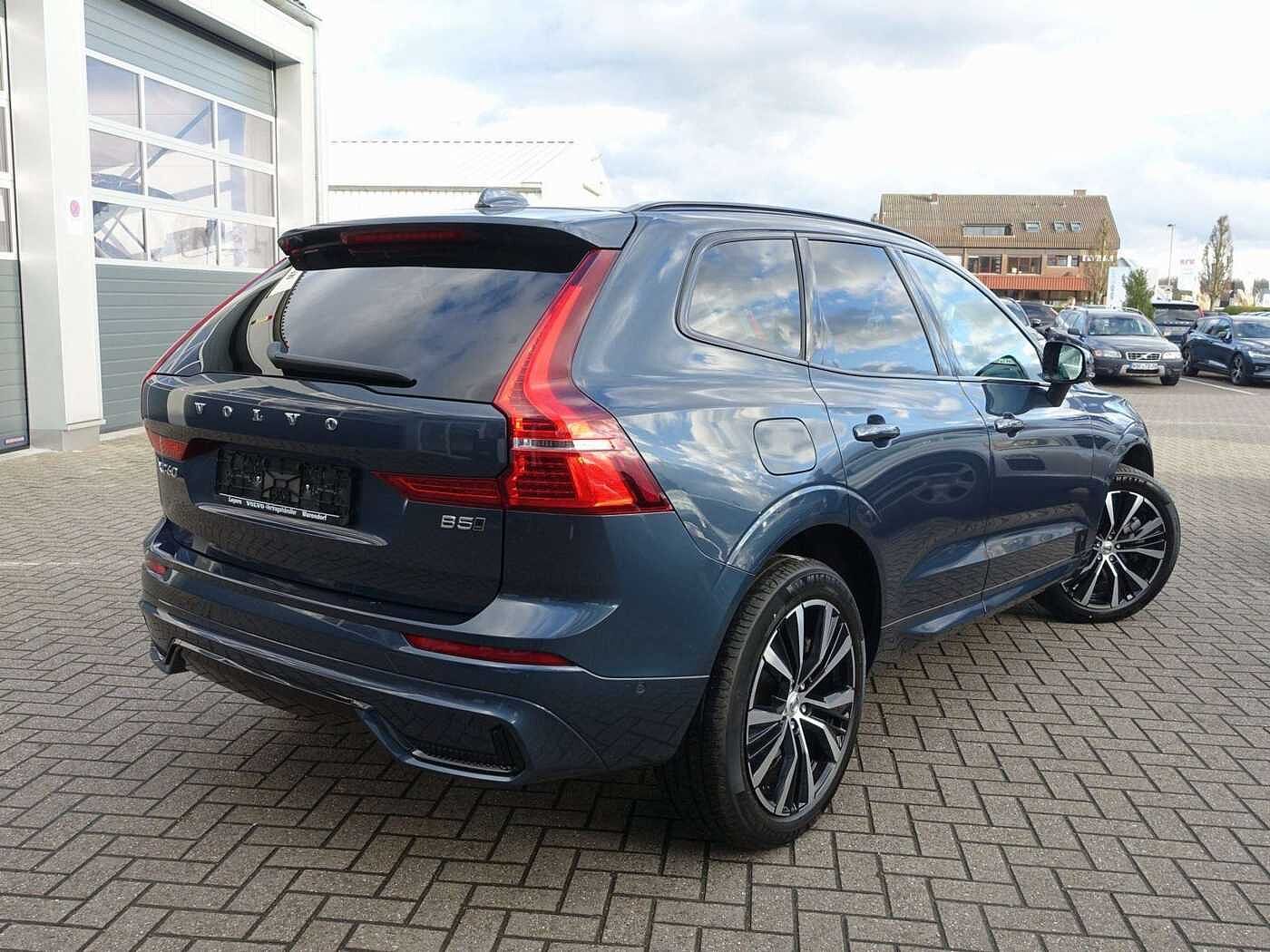 Volvo  Plus, B5 AWD Mild-Hybrid/Dark/Pano/BLIS