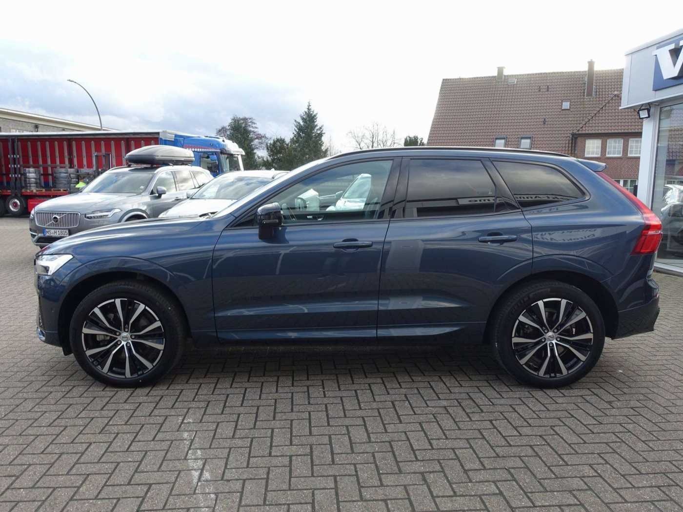 Volvo  Plus, B5 AWD Mild-Hybrid/Dark/Pano/BLIS