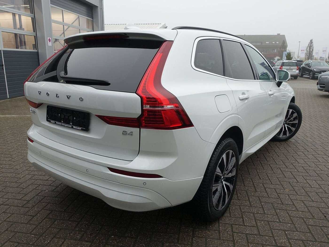 Volvo  Core, B4 Mild-Hybrid/AHK/Kamera/Carplay