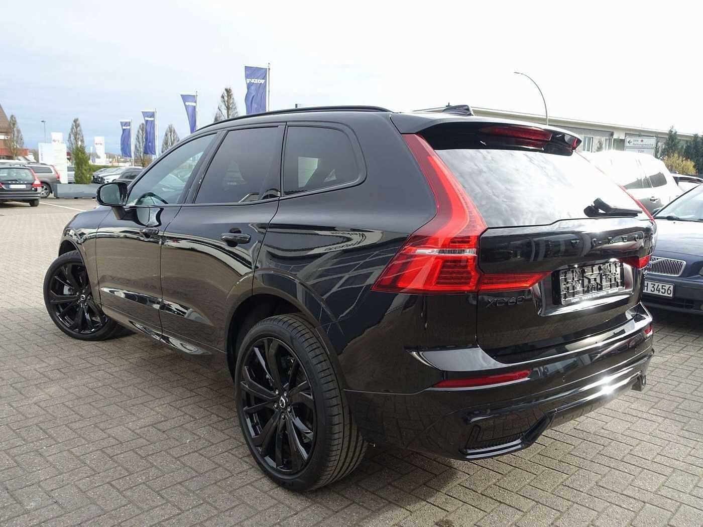 Volvo  Black Edition Plus B5 AWD/Pano/360°/BLIS