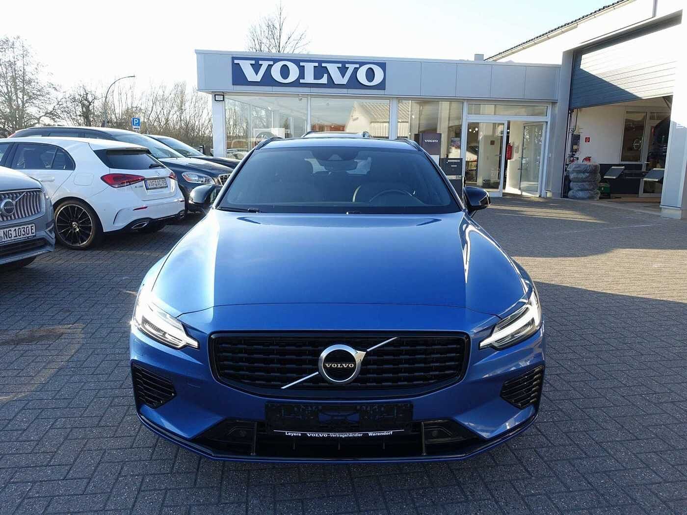 Volvo  T8 AWD R-Design/H&K/BLIS/Kamera/Carplay