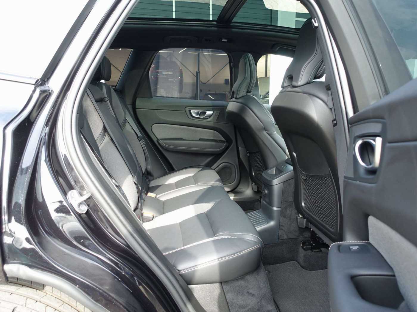 Volvo  Recharge Black Edition Ultimate T8 AWD/360°