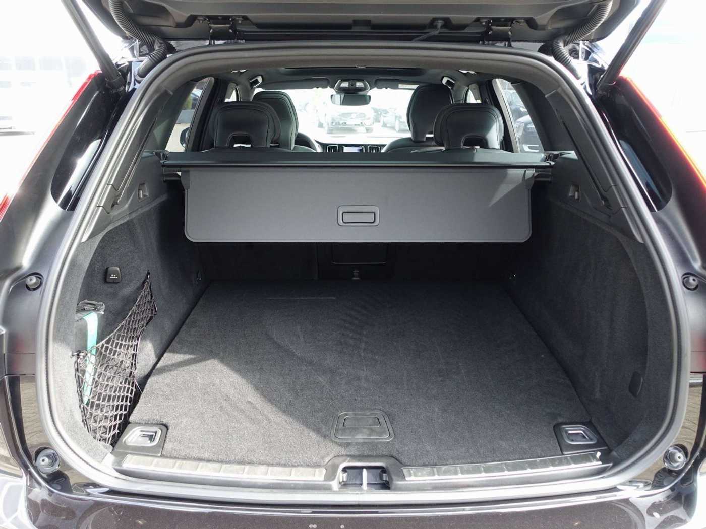 Volvo  Recharge Black Edition Ultimate T8 AWD/360°