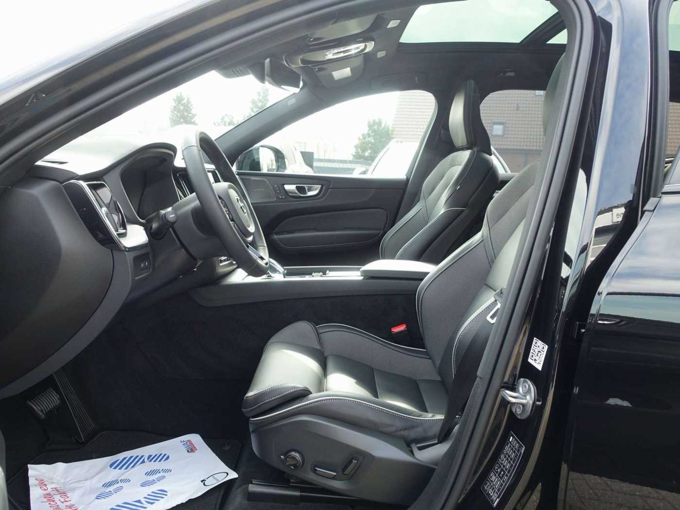 Volvo  Recharge Black Edition Ultimate T8 AWD/360°