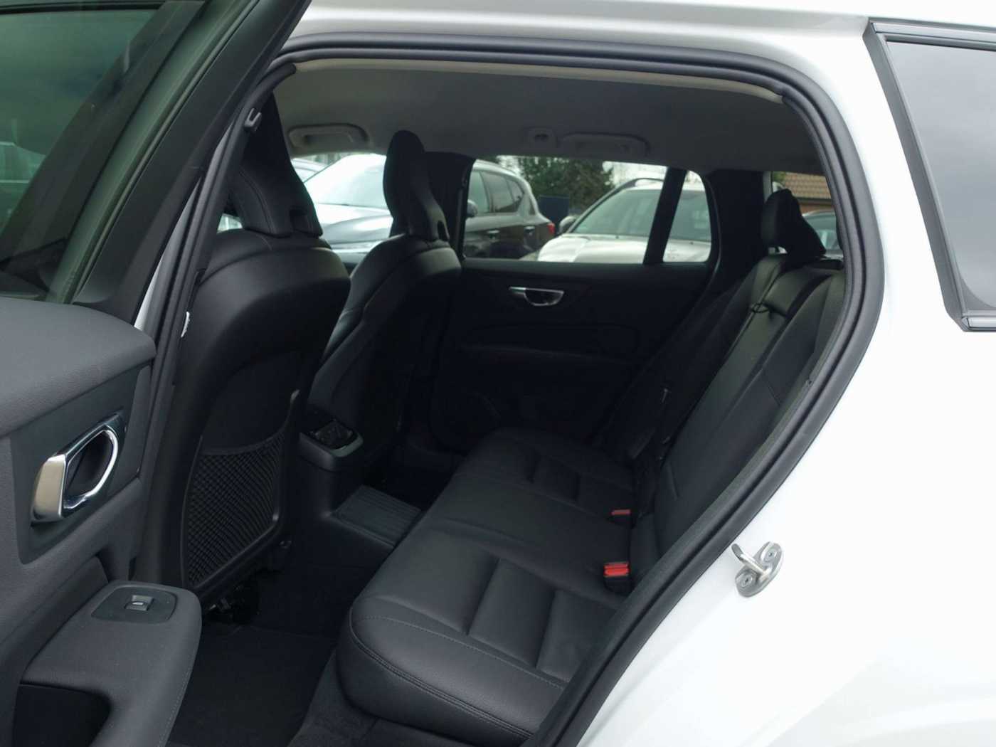 Volvo  Plus T6 AWD Dark/H&K/360°/Memory/BLIS