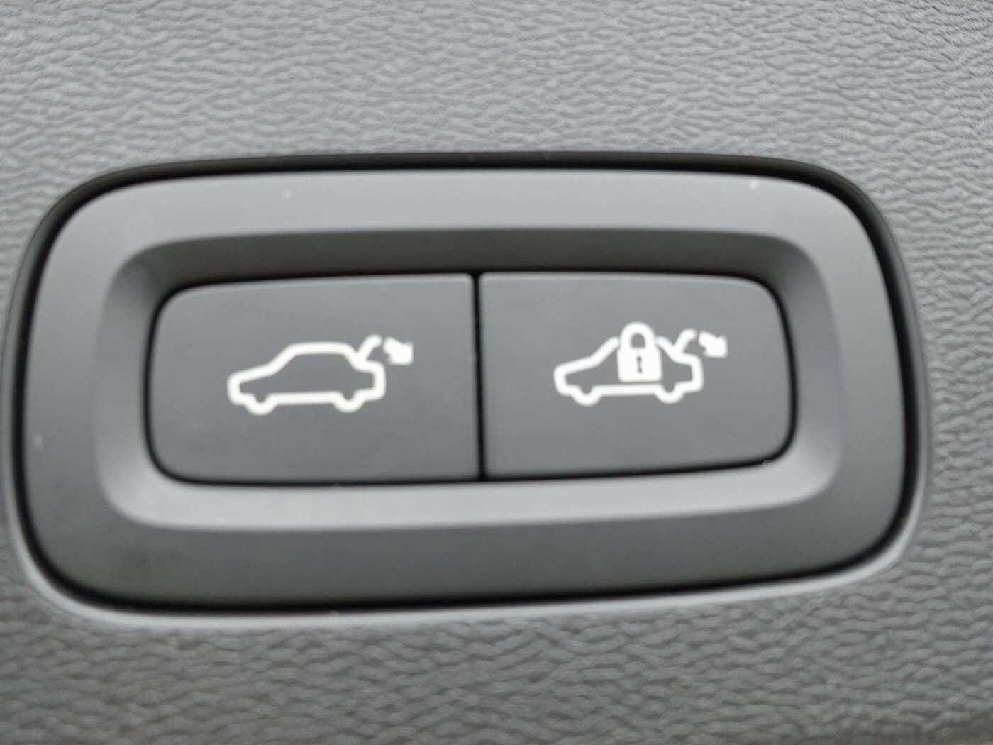 Volvo  Plus T6 AWD Dark/H&K/360°/Memory/BLIS