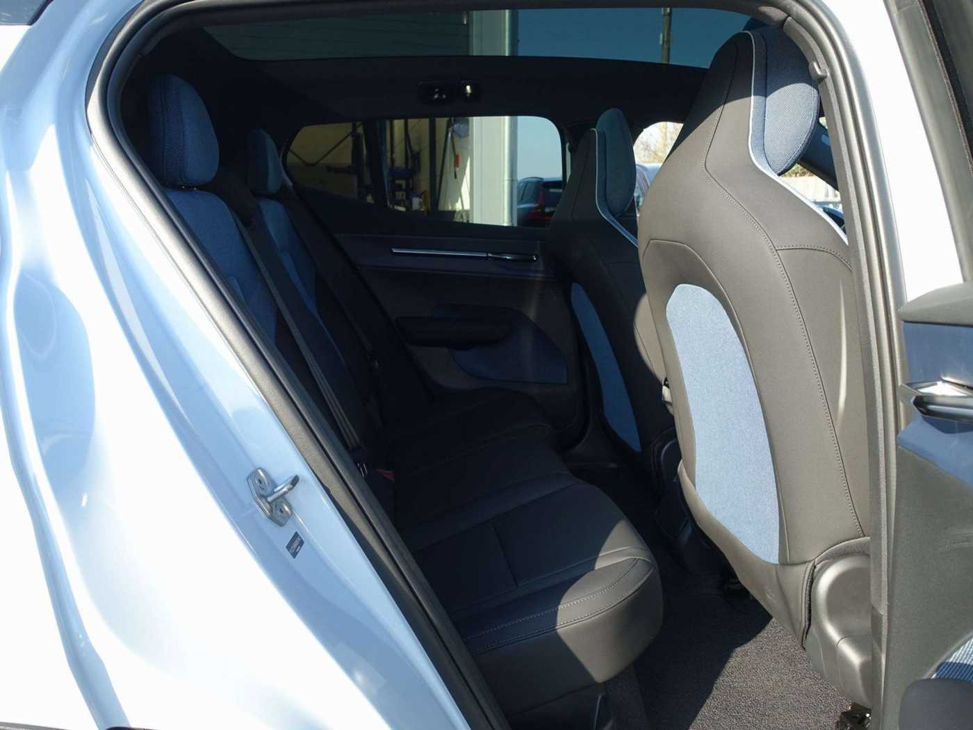 Volvo  Ultra, Twin Motor Performance/H&K/BLIS/360°
